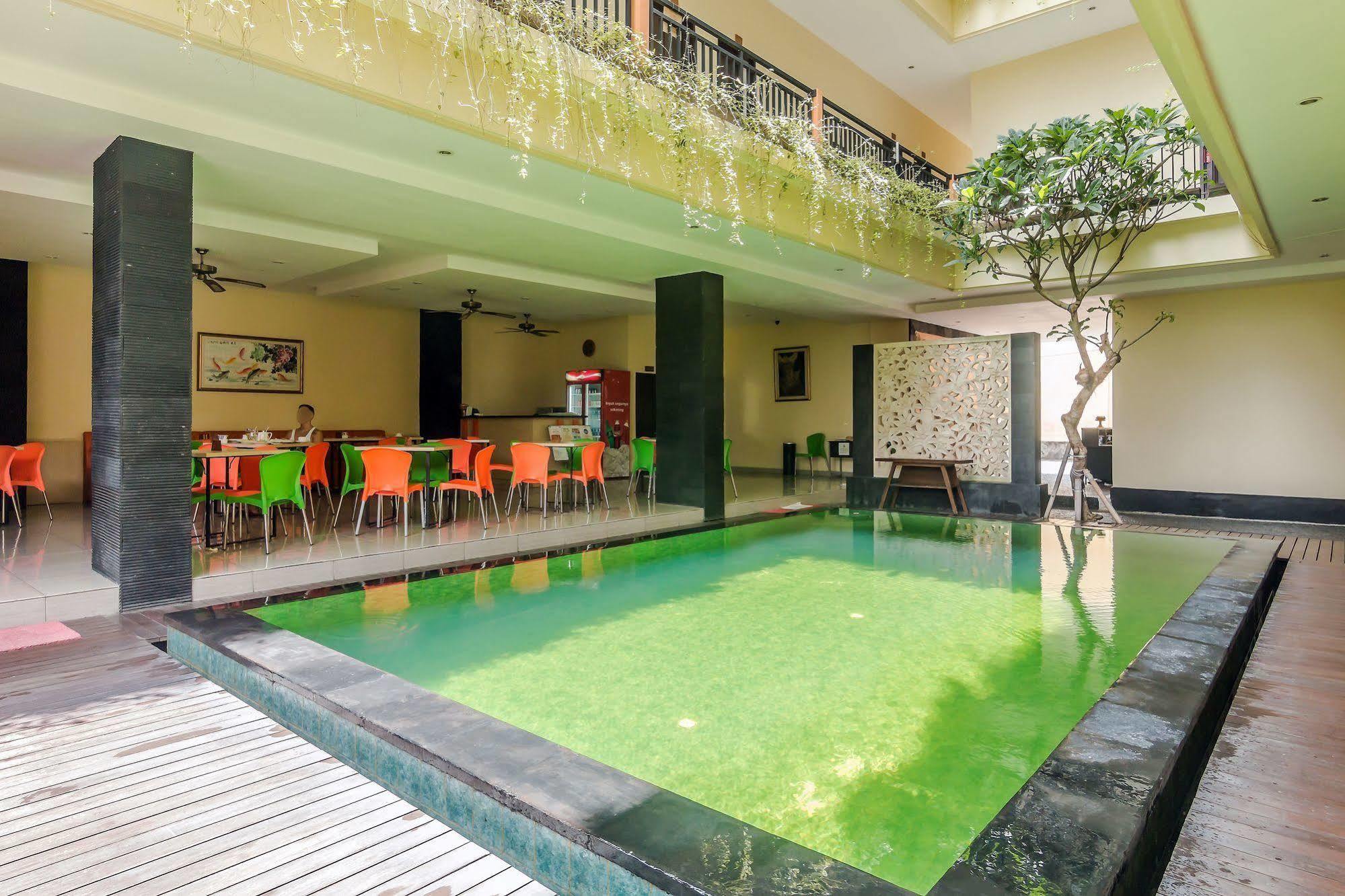 Zen Rooms Legian Sri Laksmi Seminyak  Exterior photo